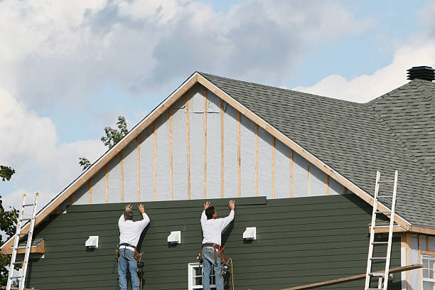 Professional Siding technician working in Union City, TN